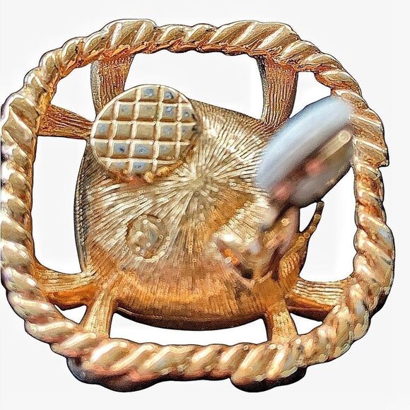 Vintage Swarovski Savvy gold huge crystal clip earrings, new on card - Picture 10 of 11